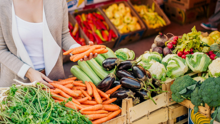 Коронавирусът се разпространява сред пакетиращите плодове и зеленчуци в САЩ