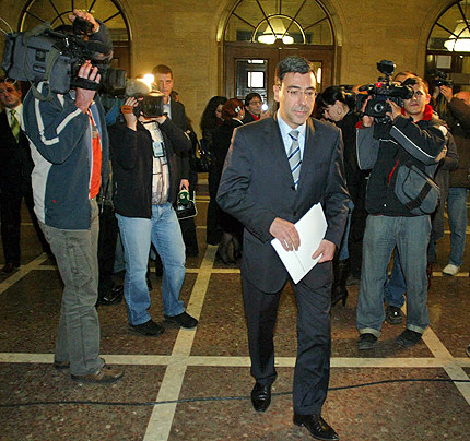 Вълчев отхвърли идеята на ректорите за разделяне на МОН