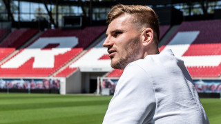 Нападателят Тимо Вернер трябва да пристигне в Лондон тази вечер