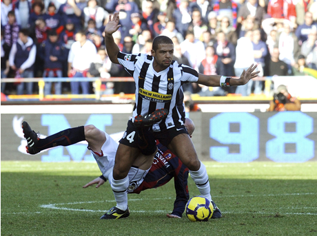 Ювентус прати бразилското ренде Мело в Галатасарай