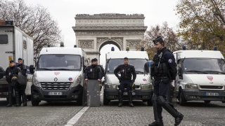 Френските власти закопчаха две жени за тероризъм