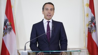 Канцлерът на Австрия поиска преговори с партиите за предсрочни избори