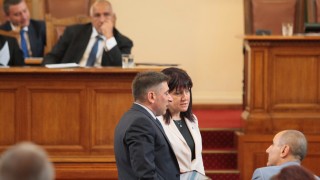 Лидерът на БСП Корнелия Нинова видя сериозно разминаване в доклада
