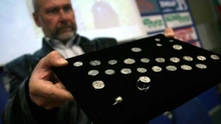 Иманярите "оставили" на учените 18 монети от съкровището на Шишман