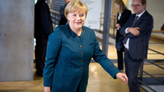 Меркел и социалдемократите преговарят за сформиране на коалиция