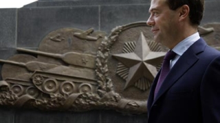 Медведев в Крим, готвят икономически план за района