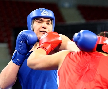 Казахстан с 4 от 4 в полуфиналите на световното по бокс