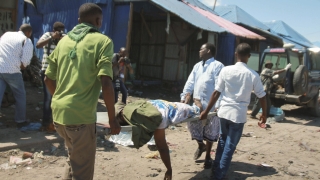 Десетима убити при взрив на кола бомба на оживен пазар в Сомалия
