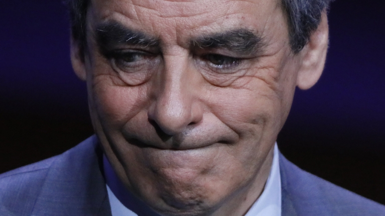 Фийон обвини Оланд в правителствен заговор срещу него