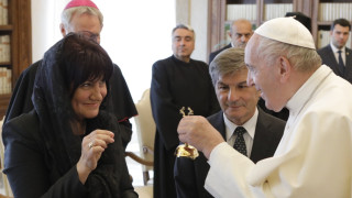 С послание "Пазете мира", папа Франциск посрещна Караянчева във Ватикана