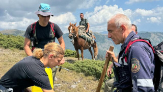 На Беклемето продължава да гори
Пожарът който се разгоря на Беклемето