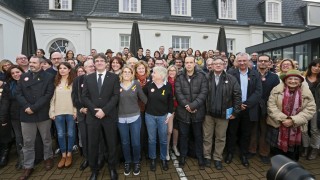 Бившият лидер на Каталуния Карлес Пучдемон даде начало на предизборната