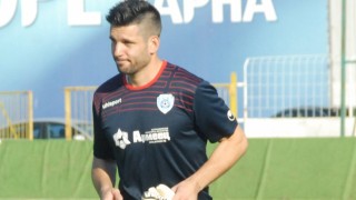 Вратарят на Черно море Емил Михайлов остава под въпрос за