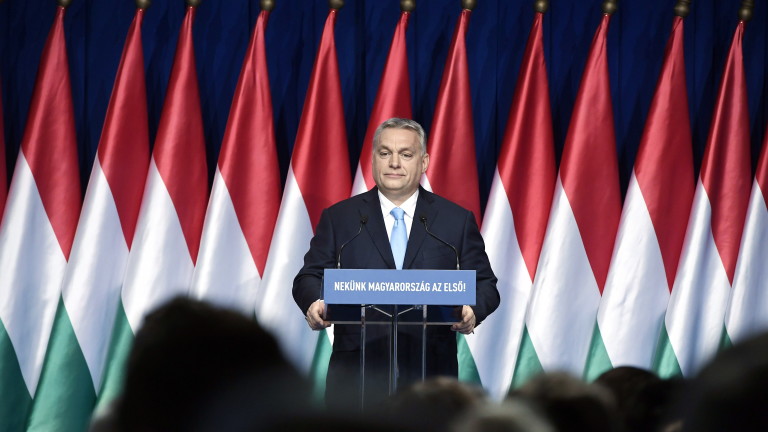 Орбан ще насърчава раждаемостта с финансови мерки
