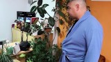  Мъж по халат и с шампоан в ръка изиска да се изкъпе във ВиК-Болярово 