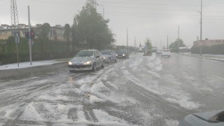 Спасители от пожарната са евакуирали 10 души от пет автомобила