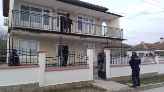 Полицейска акция срещу купуването на гласове във Варненско, има задържани