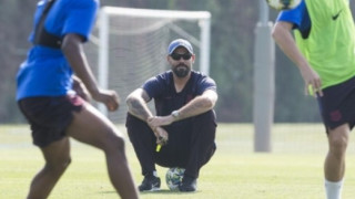 Треньорът на юношеския отбор на Барселона Виктор Валдес най вероятно ще