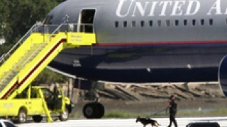 Лек инцидент на американски пътнически самолет