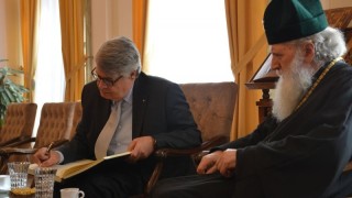 Отношенията между Българската църква и Атинската архиепископия са изключително братски