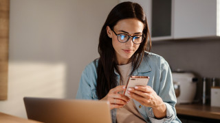 Инвестиране Думата звучи сложно а съзнанието рисува познати от телевизията