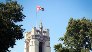 Иран остро критикува действията на британските власти които прибягват до