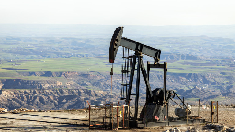 Петролът падна под 28 долара за пръв път от януари 2016-а
