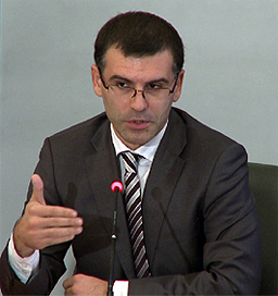 Симеон Дянков изнася лекция в СУ