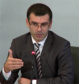 Дянков не дава 13-та заплата