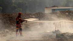 ЕС помага за гасенето на пожарите в Гърция с още техника и огнеборци
