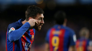 Какво рисува с пръстите си Меси? (ВИДЕО)