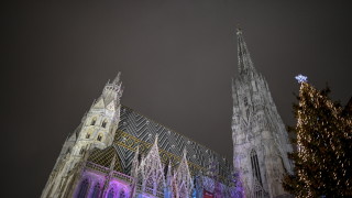 Бомбена заплаха евакуира катедралата „Св. Стефан” в центъра на Виена 