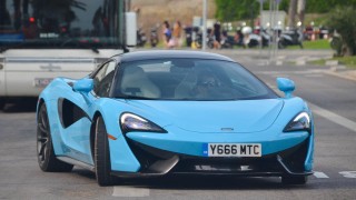 Британският производител на спортни коли McLaren започва надпревара с автокрадците