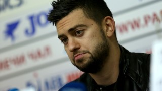 Нападателят на Левски Станислав Костов получи наградата си за