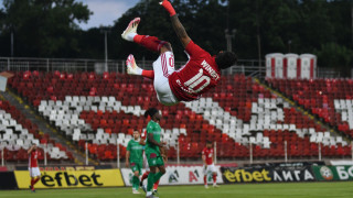 Германският Фрайбург и италианският Верона проявяват интерес към Евандро от