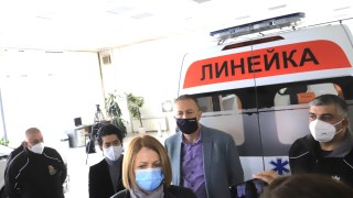 Столична община получи линейка за битката с коронавируса