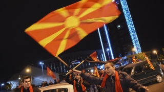 Основната опозиция в Македония официално оспорва парламентарния вот