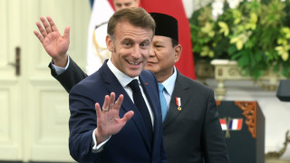 Френският президент Еманюел Макрон заяви в сряда че Франция остава