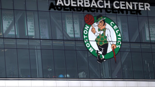 Де Аарън Фокс вкара 38 точки в дебюта си в плейофите