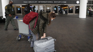 Американските авиокомпании отмениха близо 1000 полета в събота 25 декември вторият