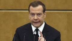 Медведев предрече победа за Русия в "свещената битка със Сатаната"