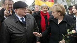 Меркел благодари на Горбачов и източногерманците за 9 ноември