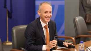 Обучението за акушерки и мед. сестри вече ще е безплатно 