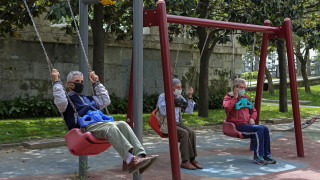 Турция разреши на възрастните в неделя да излязат от домовете си 