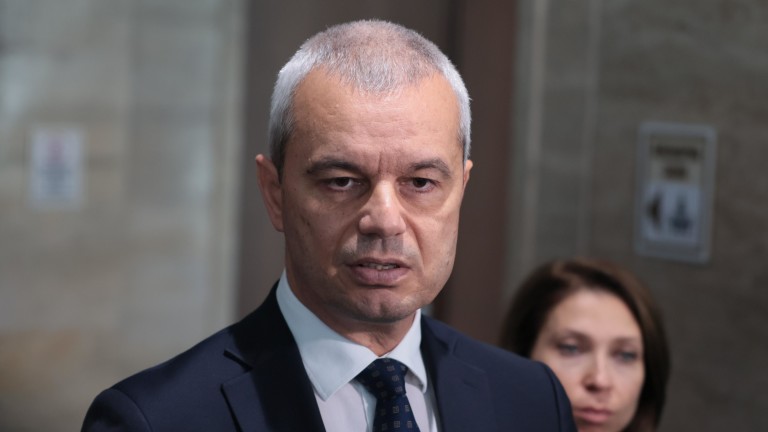 "Възраждане": Управляващото мнозинство си е направило тайна комисия за "Лукойл"