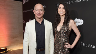 След развода си с Джеф Безос Макензи Скот избягва публичните прояви