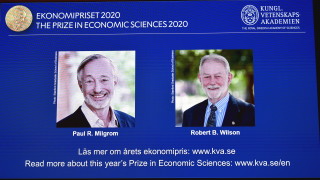 Нобелът за икономика връчен на Пол Милгръм и Робърт Уилсън за търговете