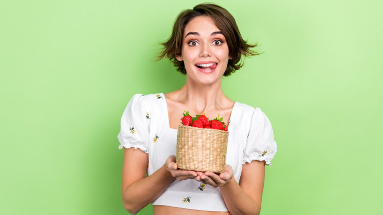 Видеото, което ще ни откаже да ядем ягоди