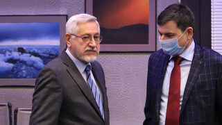 Големите думи никога не водят до големи резултати Голям напредък