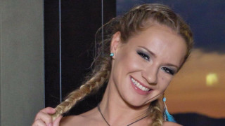 Лора Караджова feat Slavyana Egbelo промотираха проекта С мен или